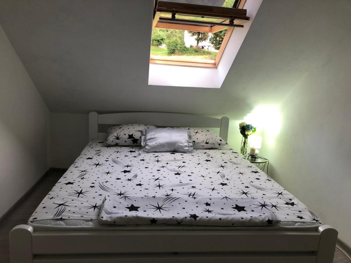 פלוזינה Peaceful Apartment מראה חיצוני תמונה