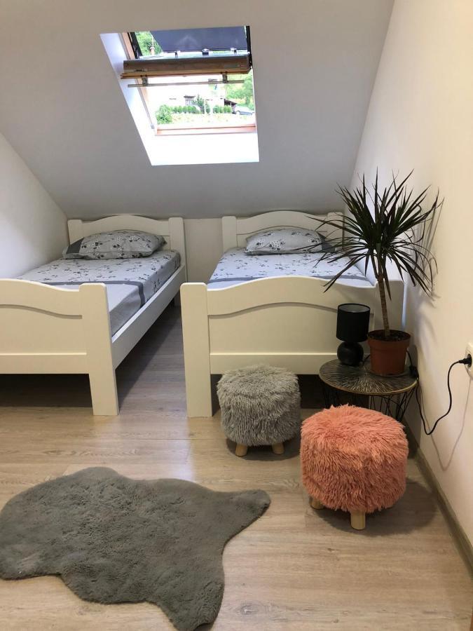 פלוזינה Peaceful Apartment מראה חיצוני תמונה