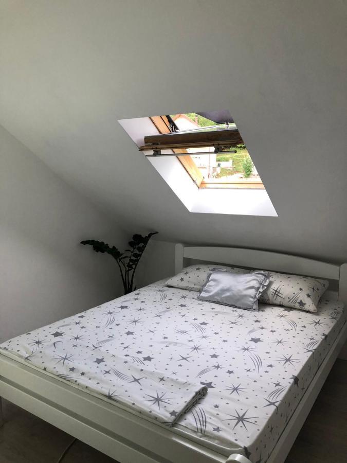 פלוזינה Peaceful Apartment מראה חיצוני תמונה