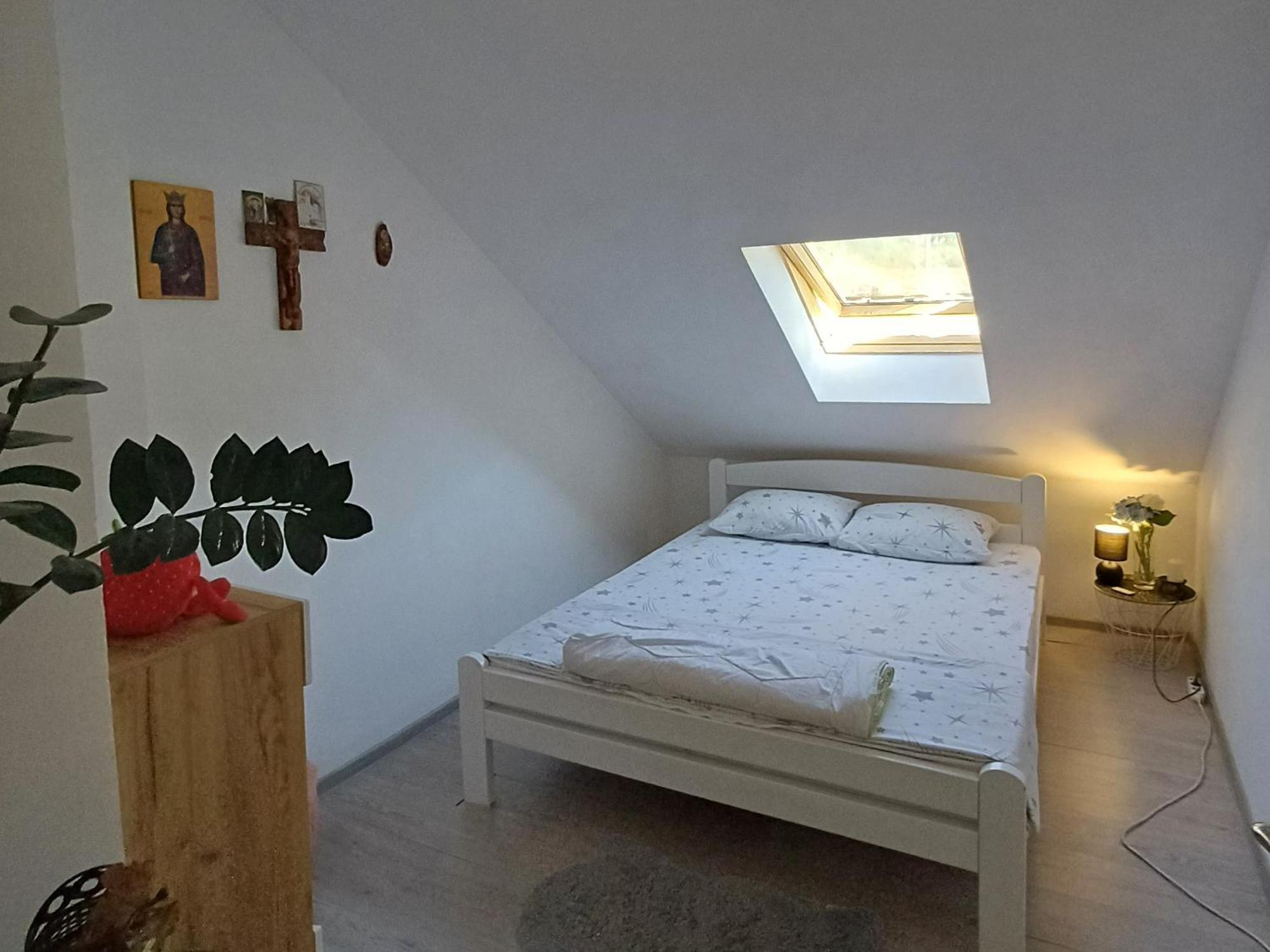 פלוזינה Peaceful Apartment מראה חיצוני תמונה